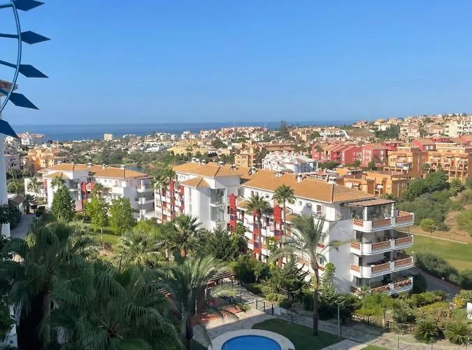 Penthouse With Exceptionel View, Miraflores * Málaga
