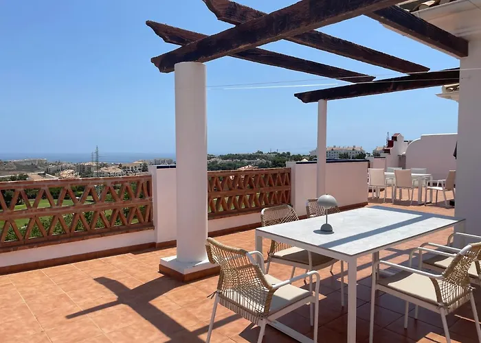 Penthouse With Exceptionel View, Miraflores * Málaga