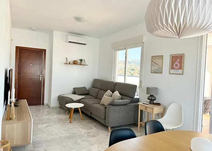 Penthouse With Exceptionel View, Miraflores * Málaga