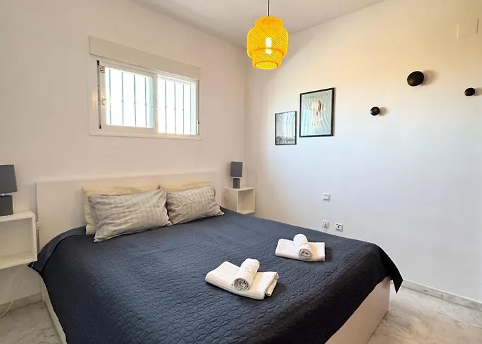 Penthouse With Exceptionel View, Miraflores * Málaga